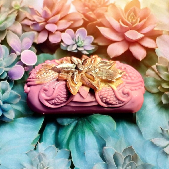 Hand Crafted, Wicked Worthy, Lotus soap bar - Picture 2 of 3